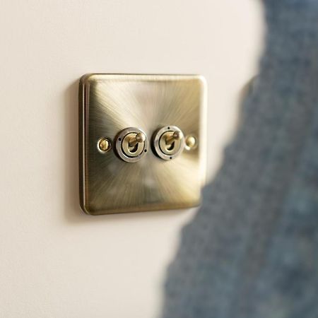 The Ironmongers Boutique Accommodation アイルシャム エクステリア 写真
