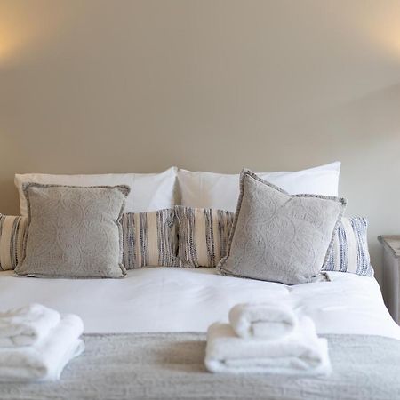 The Ironmongers Boutique Accommodation アイルシャム エクステリア 写真