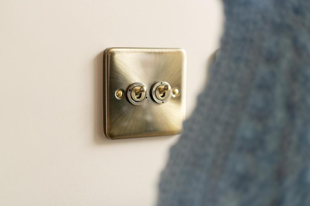 The Ironmongers Boutique Accommodation アイルシャム エクステリア 写真