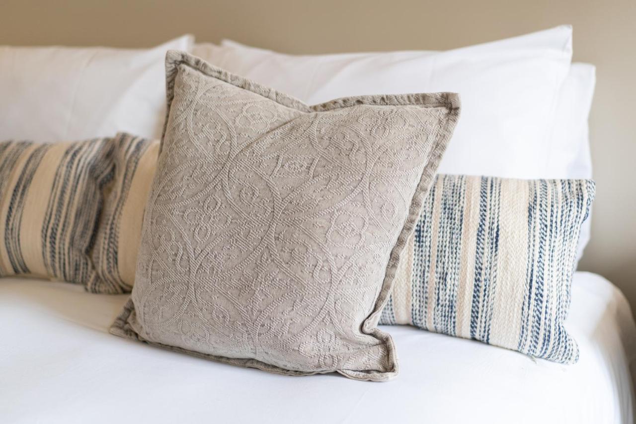 The Ironmongers Boutique Accommodation アイルシャム エクステリア 写真