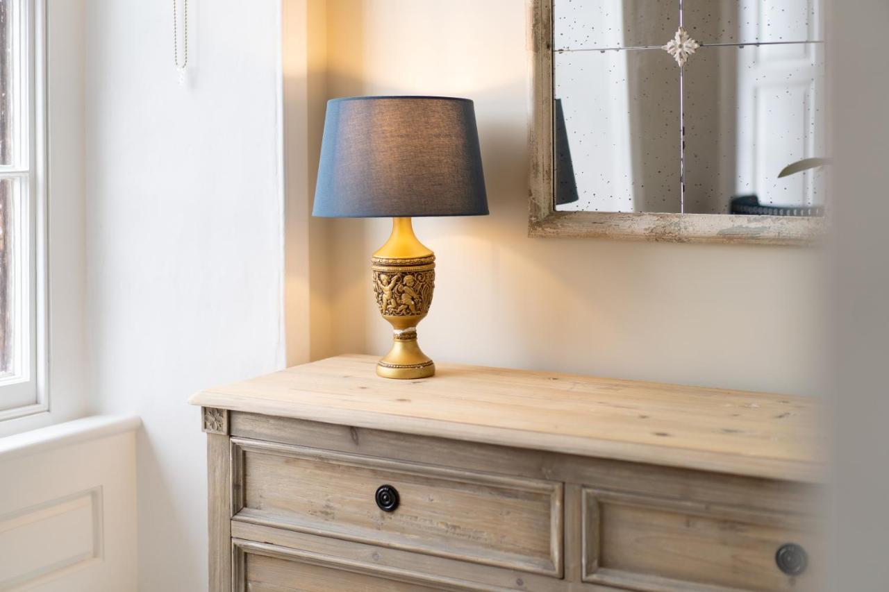 The Ironmongers Boutique Accommodation アイルシャム エクステリア 写真
