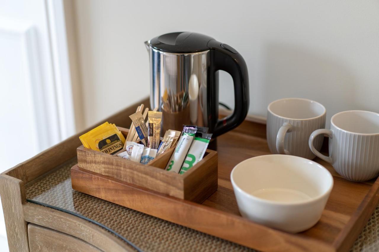 The Ironmongers Boutique Accommodation アイルシャム エクステリア 写真