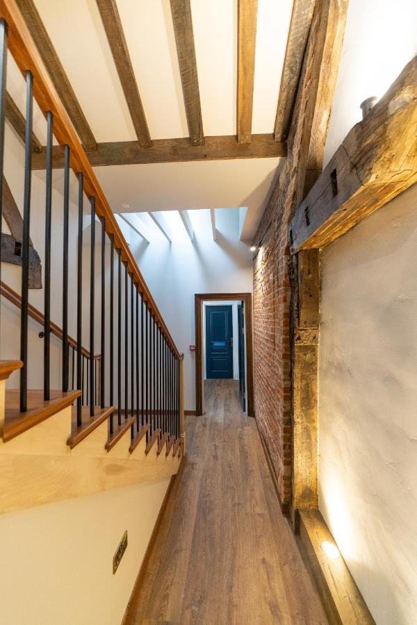 The Ironmongers Boutique Accommodation アイルシャム エクステリア 写真