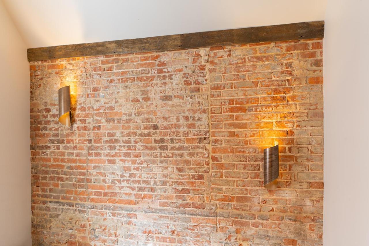 The Ironmongers Boutique Accommodation アイルシャム エクステリア 写真