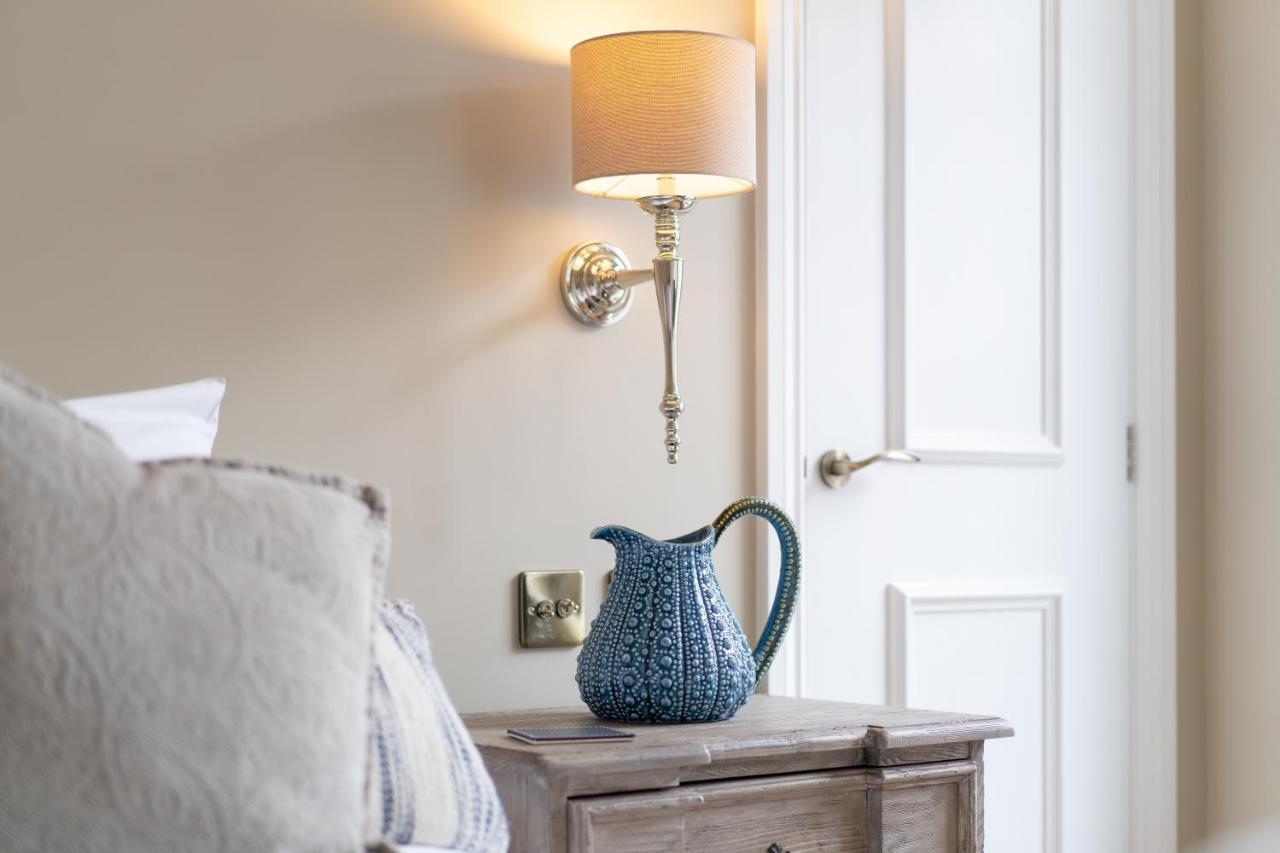 The Ironmongers Boutique Accommodation アイルシャム エクステリア 写真