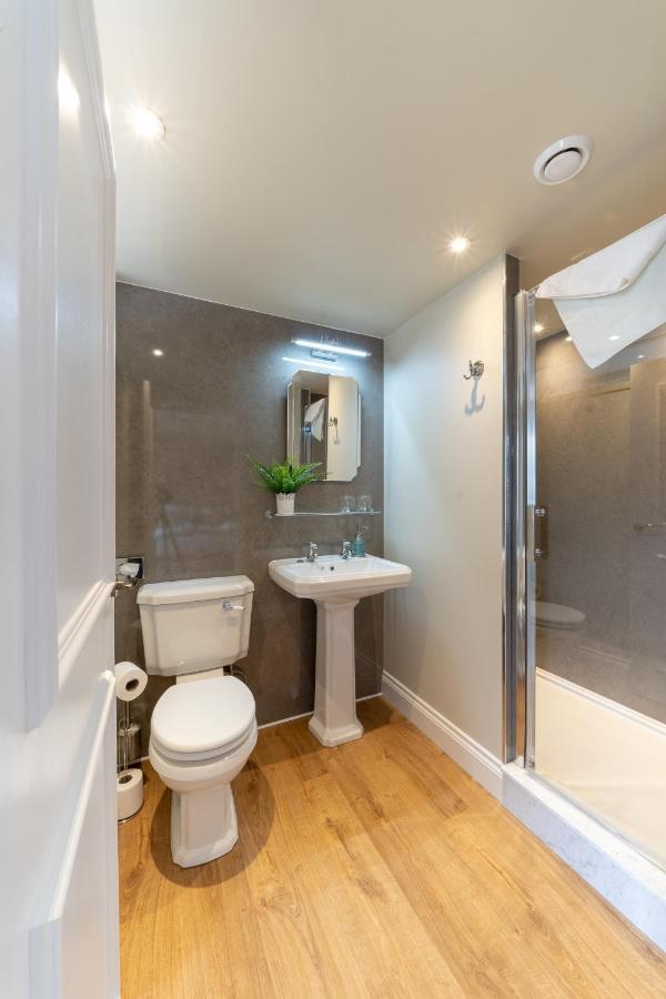 The Ironmongers Boutique Accommodation アイルシャム エクステリア 写真